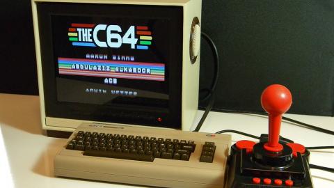 Réplica monitor Commodore con una Raspberry Pi
